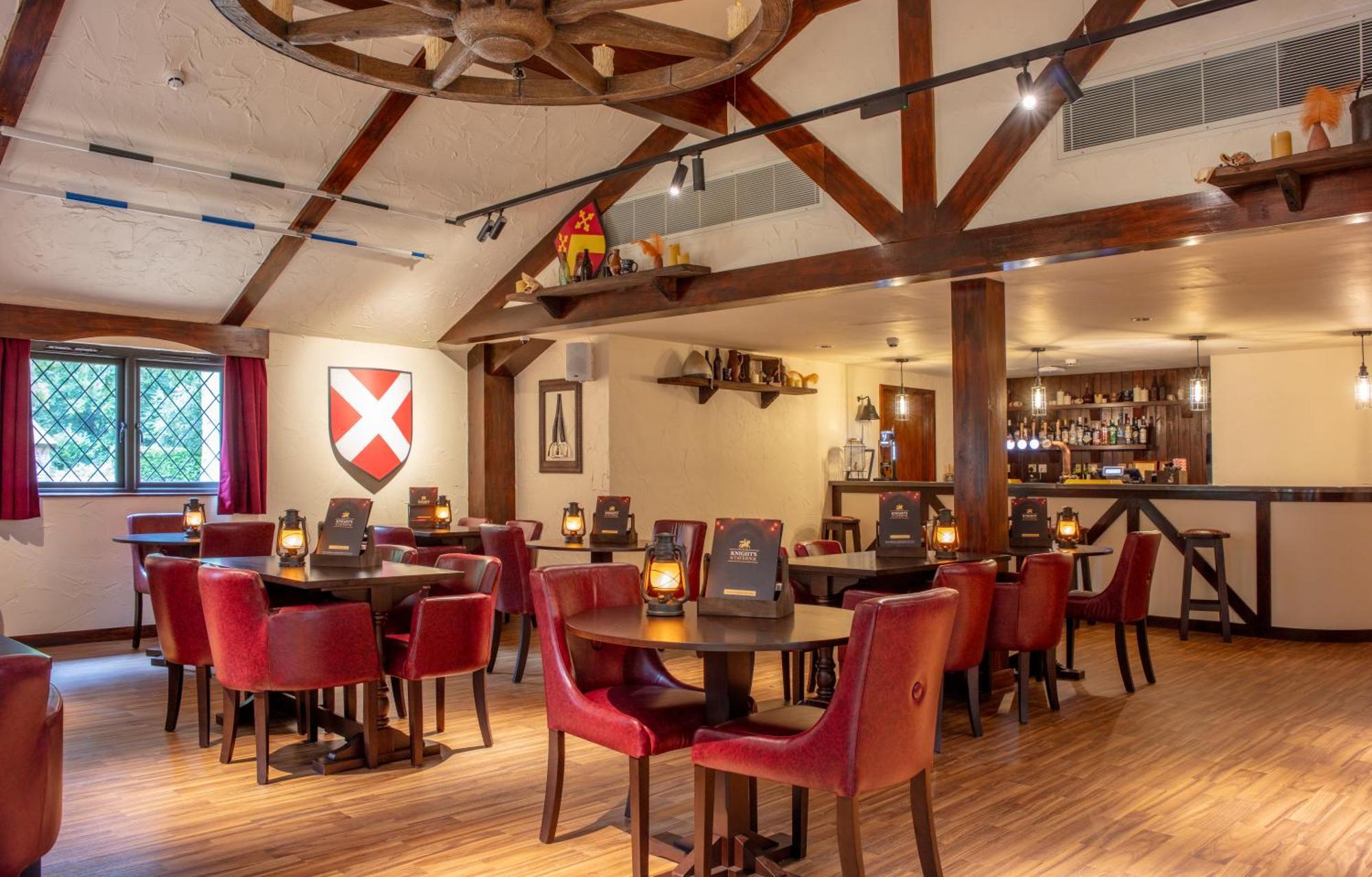 Warwick Castle Hotel & Knight'S Village 外观 照片